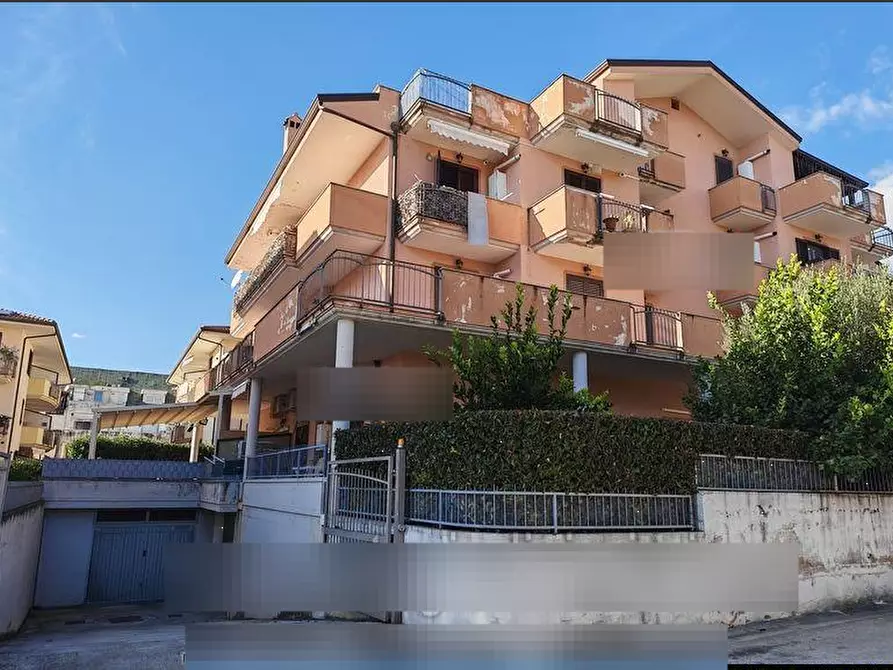 Immagine 1 di Appartamento in vendita  in Viale Kennedy a Vitulazio