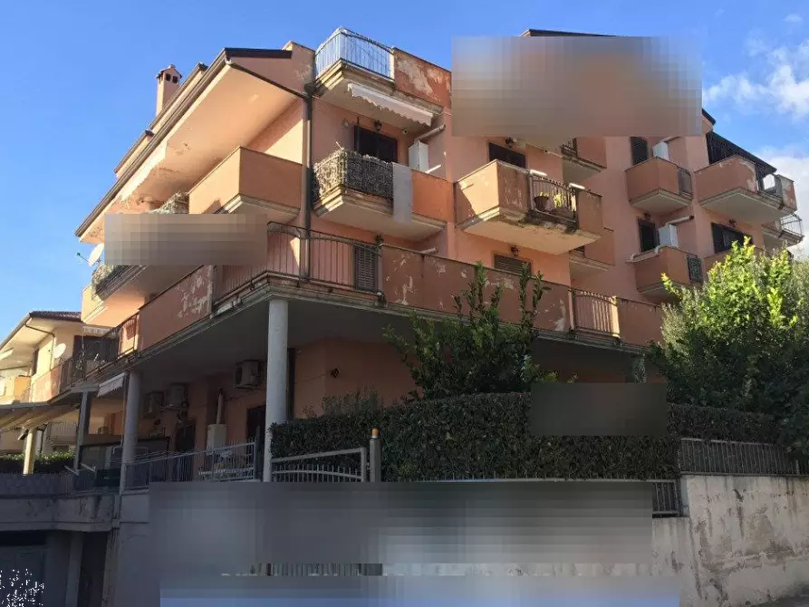 Immagine 4 di Appartamento in vendita  in Viale Kennedy a Vitulazio