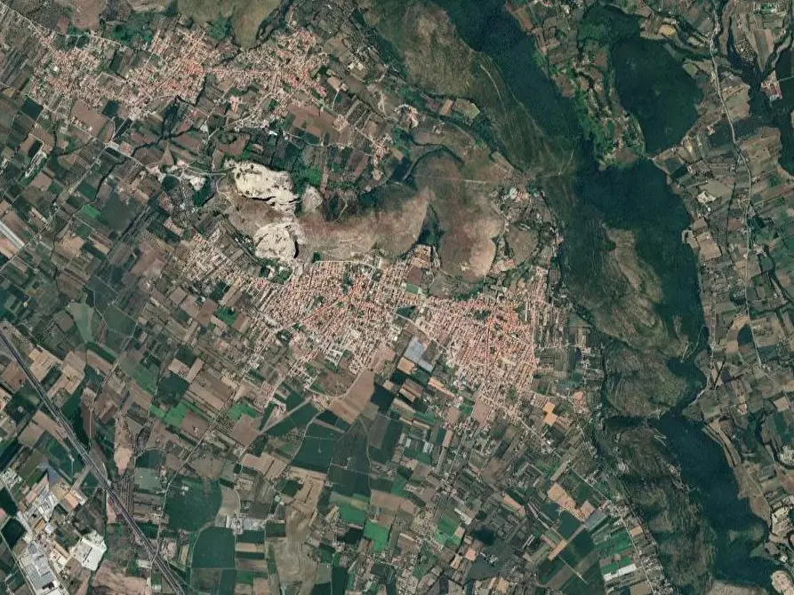 Immagine 13 di Appartamento in vendita  in Viale Kennedy a Vitulazio