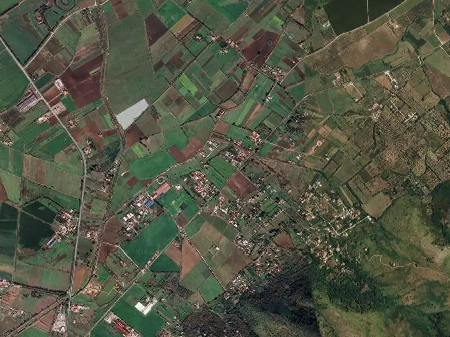 Immagine 22 di Casa indipendente in vendita  in Via S. Ruosi a Sessa Aurunca