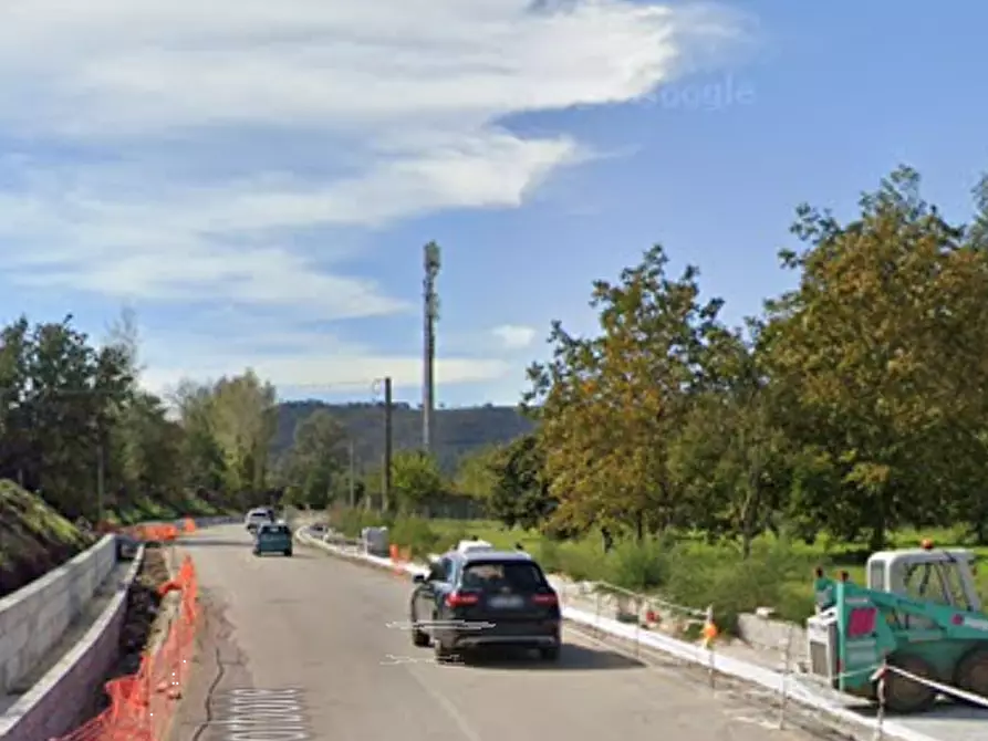 Immagine 10 di Negozio in vendita  in Viale Carlo III di Borbone a Valle Di Maddaloni