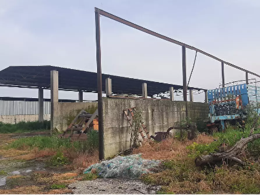 Immagine 1 di Capannone industriale in vendita  in Via Vaticale a Santa Maria La Fossa