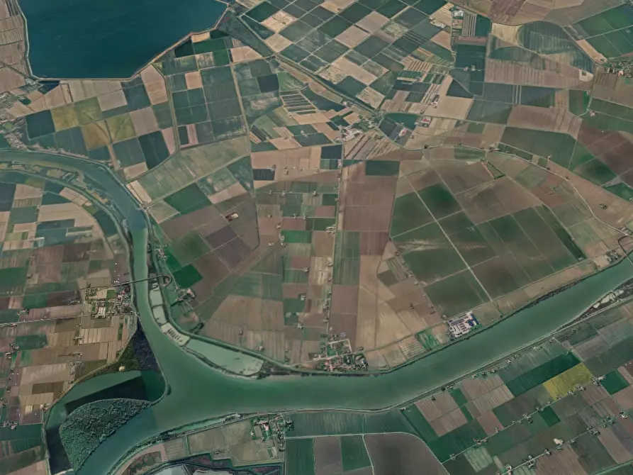 Immagine 18 di Terreno agricolo in vendita  in Via Risorgimento a Porto Tolle
