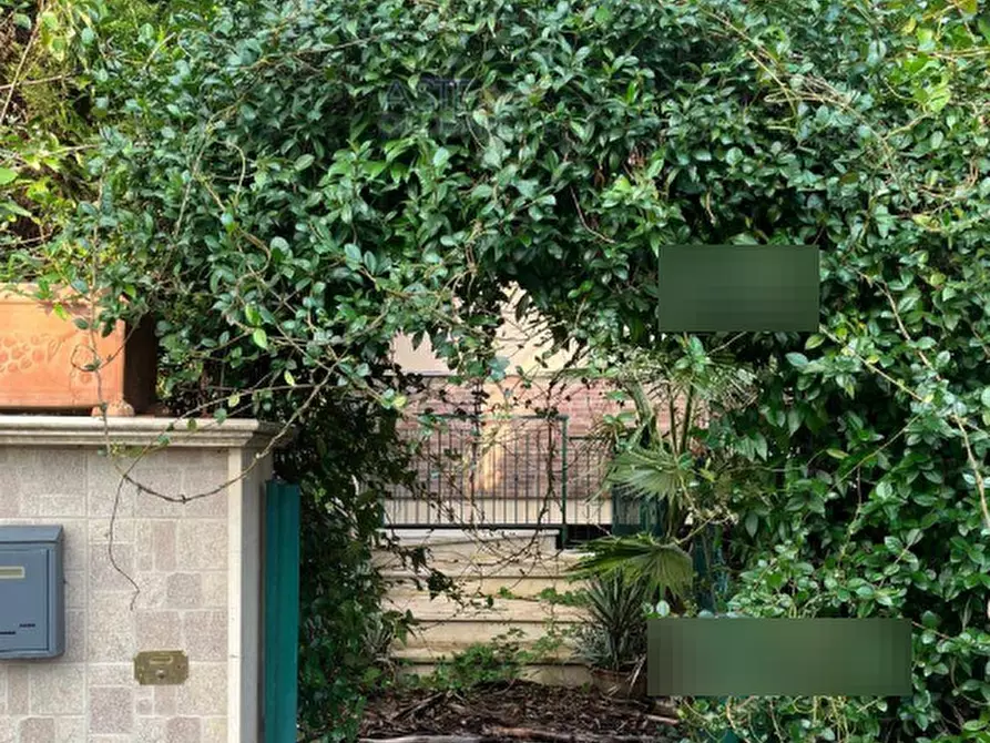 Immagine 8 di Villa in vendita  in Via Stazione a San Felice A Cancello