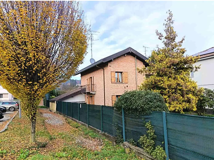 Immagine 2 di Villa in vendita  in Via Don Enrico Locatelli a Vergiate