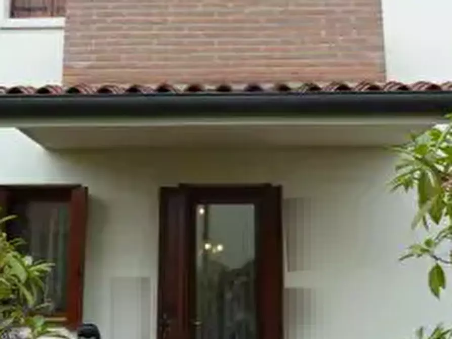 Immagine 1 di Villetta a schiera in vendita  in Via Enrico De Nicola a Vicenza