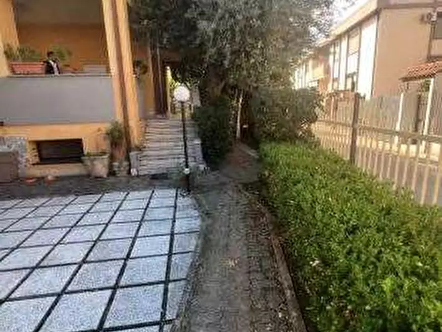 Immagine 5 di Villa in vendita  in Via Villarelle a Capua