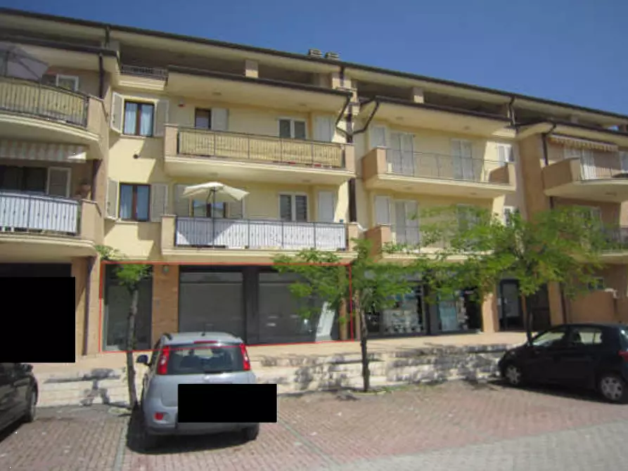 Immagine 1 di Negozio in vendita  in Via Trentino a Porto Sant'elpidio