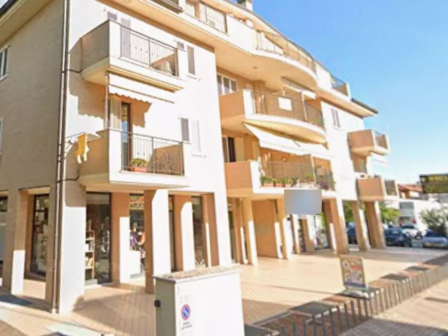 Immagine 8 di Negozio in vendita  in Via Trentino a Porto Sant'elpidio