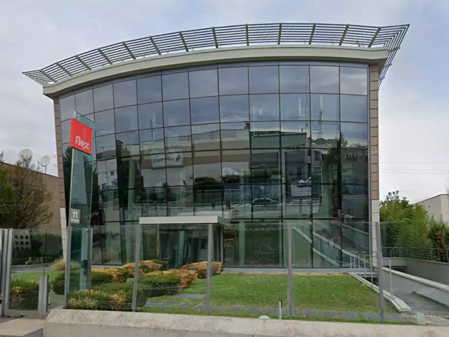 Immagine 3 di Stabile in vendita  in Via Gaetano Bargnani a Brescia