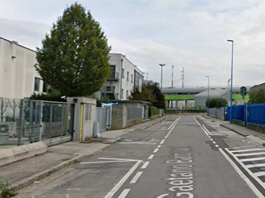 Immagine 12 di Stabile in vendita  in Via Gaetano Bargnani a Brescia