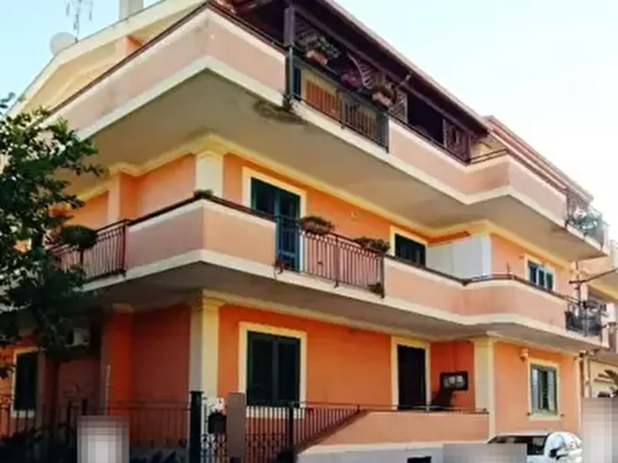 Immagine 1 di Porzione di casa in vendita  in Via Leonardo Da Vinci  a Capodrise