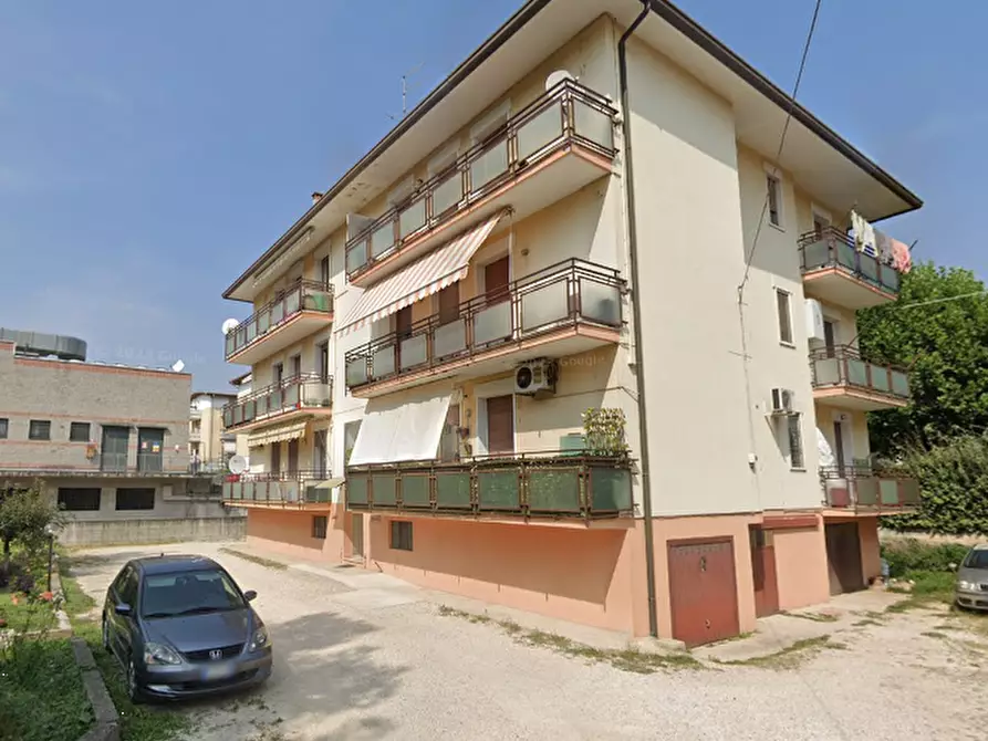 Immagine 6 di Appartamento in vendita  in Via Stadio  a Chiampo