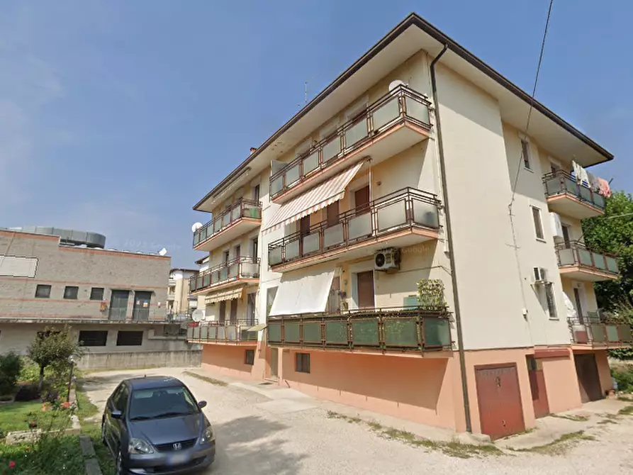 Immagine 7 di Appartamento in vendita  in Via Stadio  a Chiampo