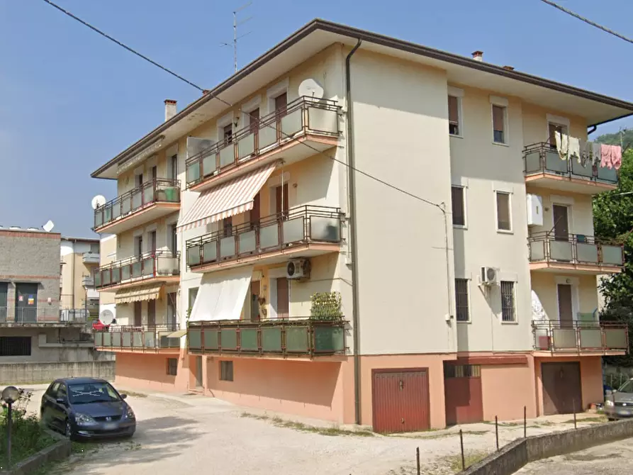 Immagine 12 di Appartamento in vendita  in Via Stadio  a Chiampo