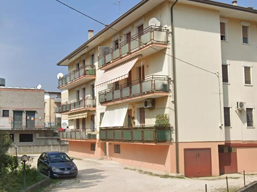 Immagine 13 di Appartamento in vendita  in Via Stadio  a Chiampo