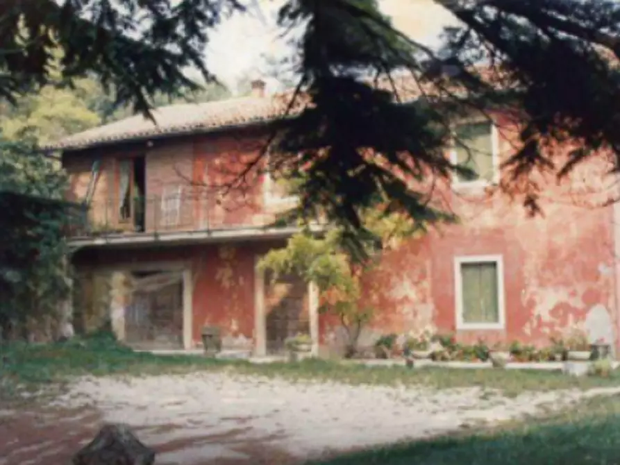 Immagine 1 di Casa indipendente in vendita  in Via Vegri a Costermano sul Garda