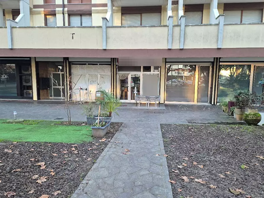 Immagine 2 di Laboratorio in vendita  in Piazzale Giovanni XXIII a Forli'