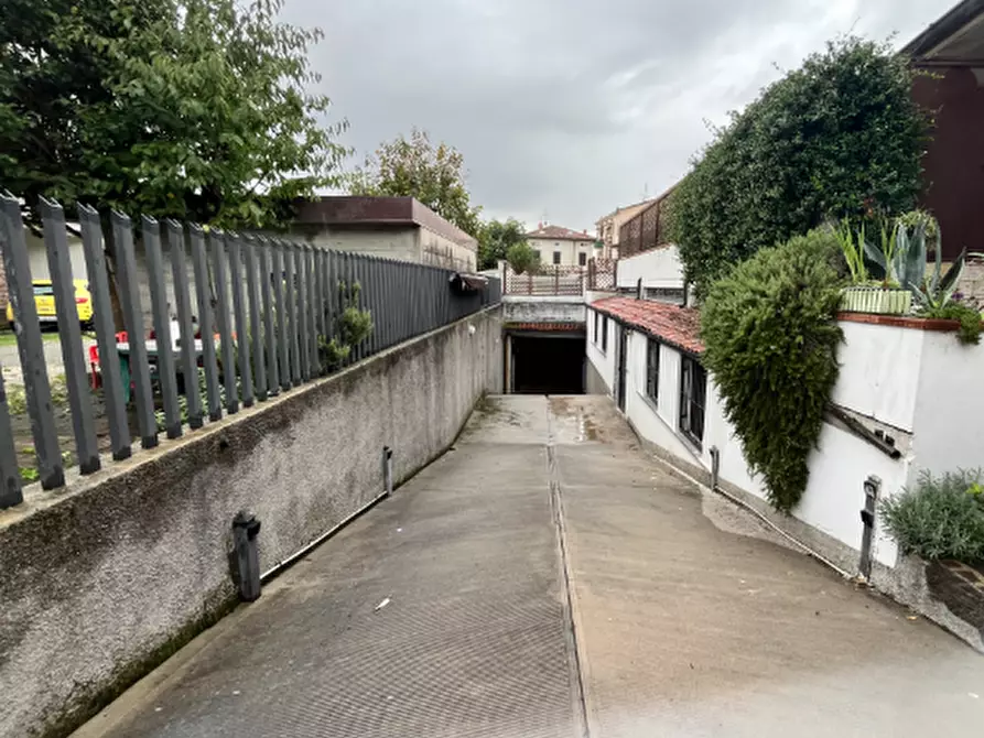 Immagine 2 di Laboratorio in vendita  in Via Santa Cristina a Treviolo
