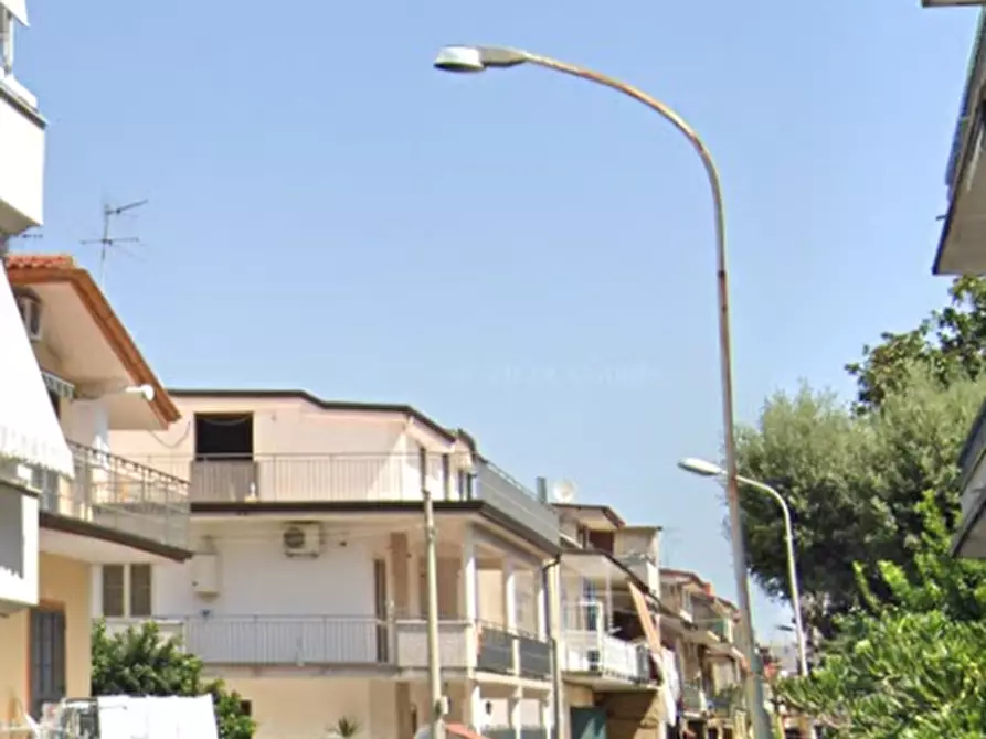Immagine 10 di Ufficio in vendita  in Via Giosuè Carducci a Orta Di Atella