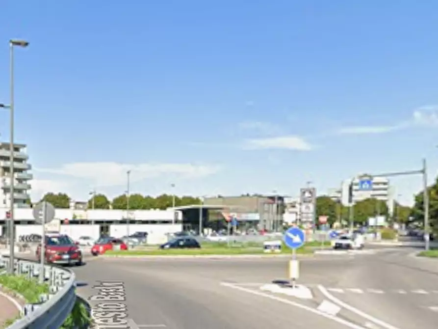 Immagine 3 di Garage in vendita  in Via Ernesto Baslini  a Treviglio