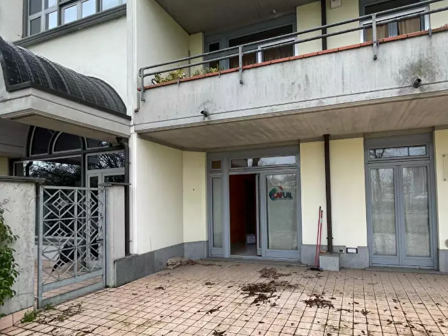 Immagine 1 di Appartamento in vendita  in Via Ernesto Baslini a Treviglio
