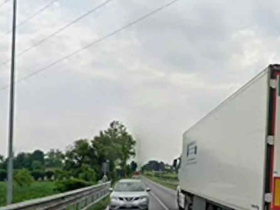 Immagine 10 di Appartamento in vendita  in Via Milano a Treviglio