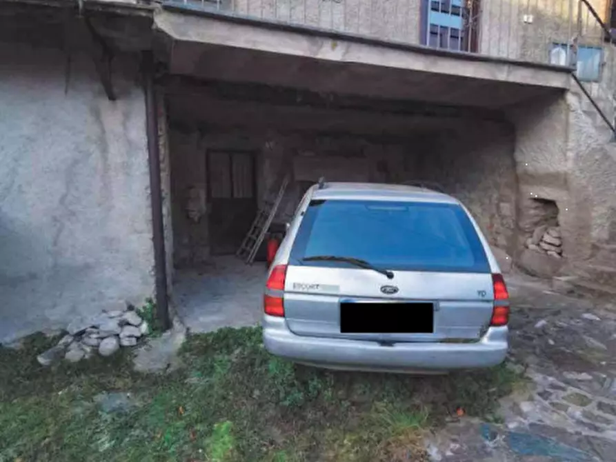 Immagine 1 di Magazzino in vendita  in Via Monti di Sera a Asso
