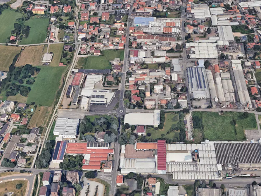 Immagine 1 di Laboratorio in vendita  in Via Luigi Cadorna a Carugo