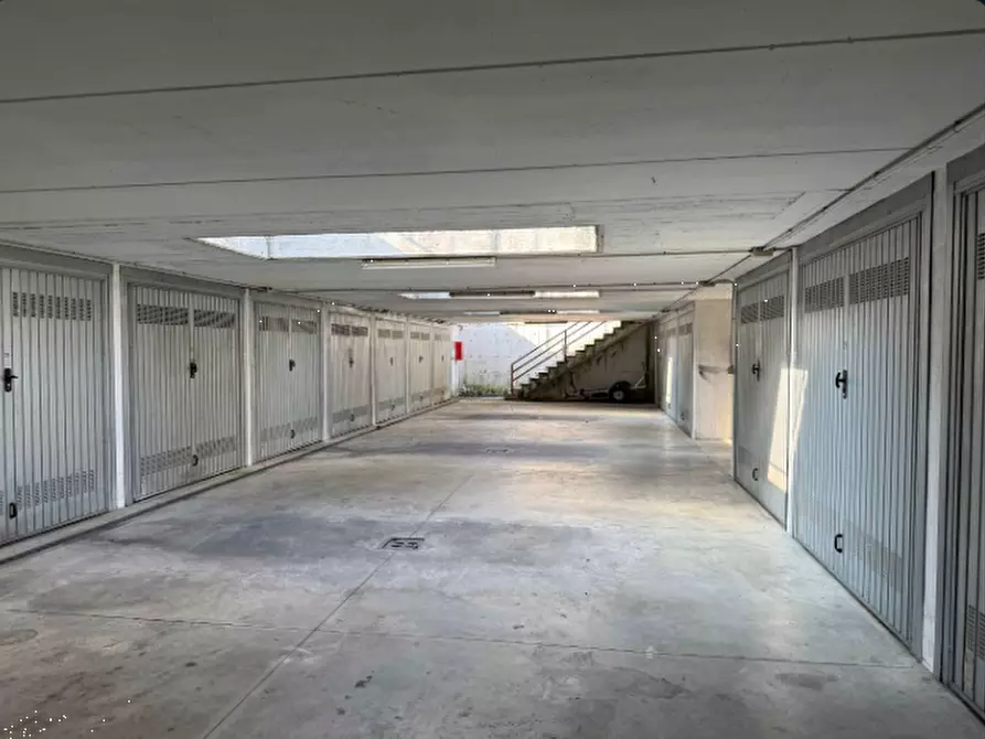 Immagine 1 di Garage in vendita  in Via Trento e Trieste a Villanterio