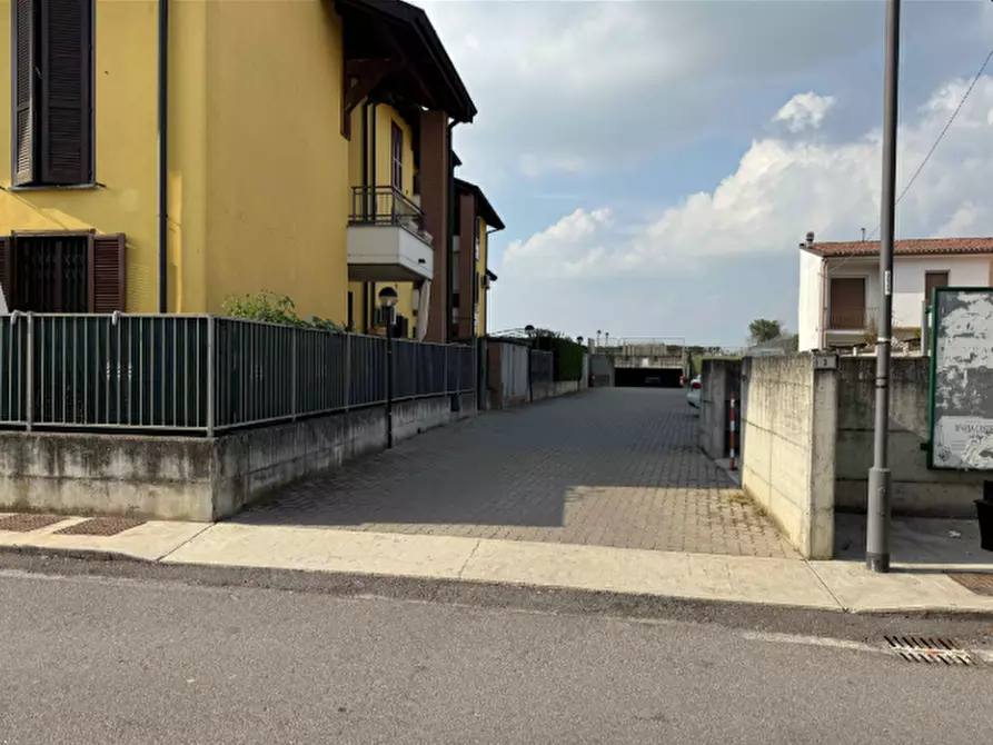 Immagine 2 di Garage in vendita  in Via Trento e Trieste a Villanterio