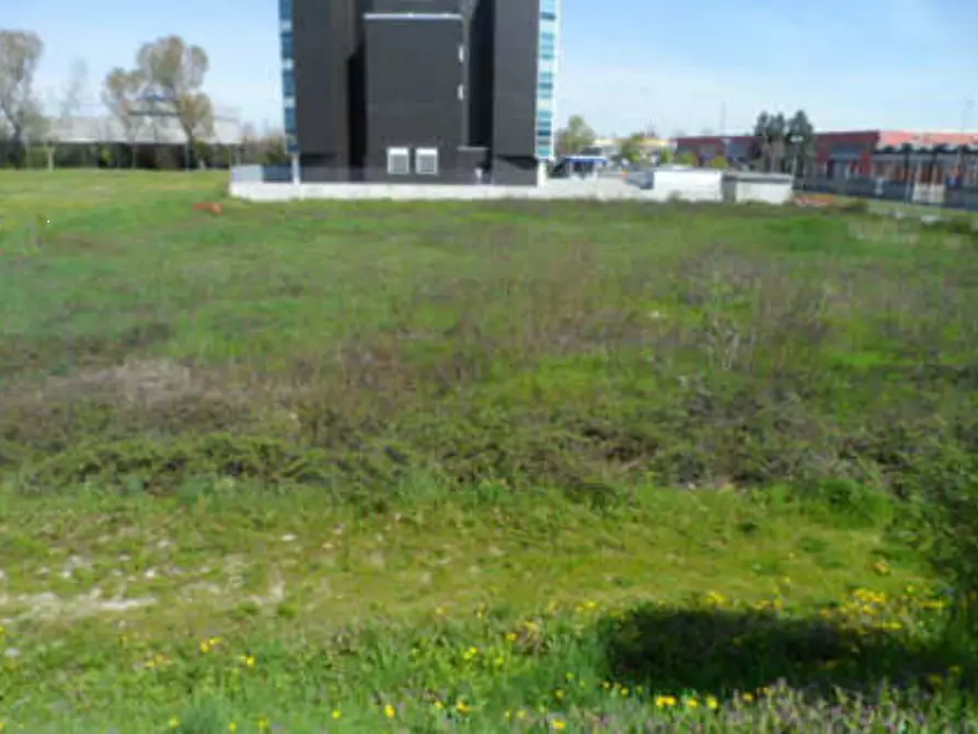 Immagine 2 di Terreno agricolo in vendita  in via Galileo Galilei a Pero