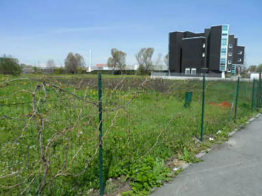 Immagine 7 di Terreno agricolo in vendita  in via Galileo Galilei a Pero