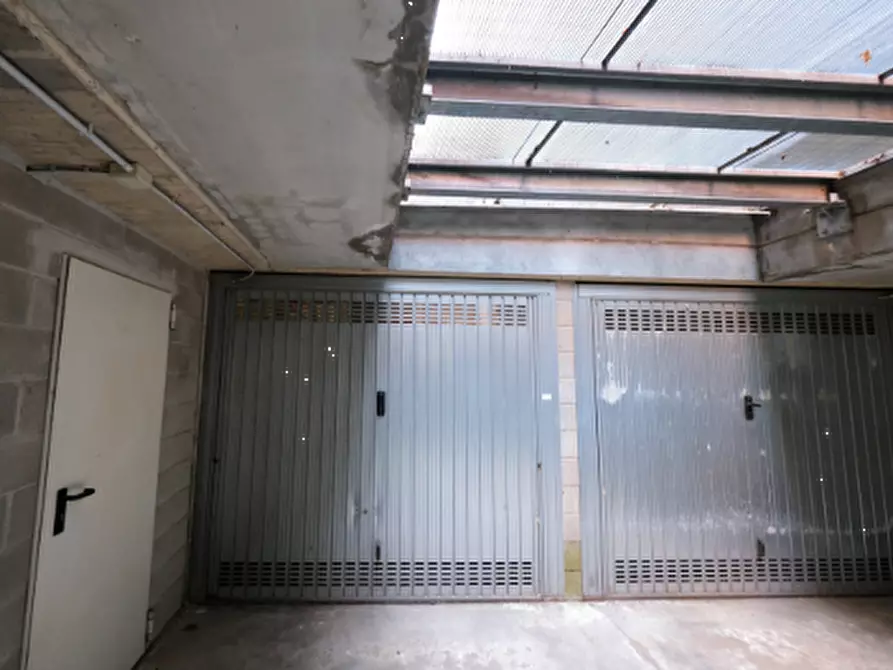 Immagine 1 di Garage in vendita  in Via Milano a Treviglio