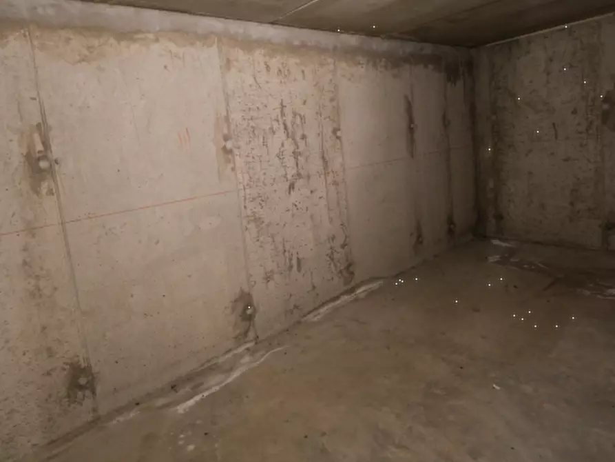 Immagine 4 di Garage in vendita  in Via Milano a Treviglio