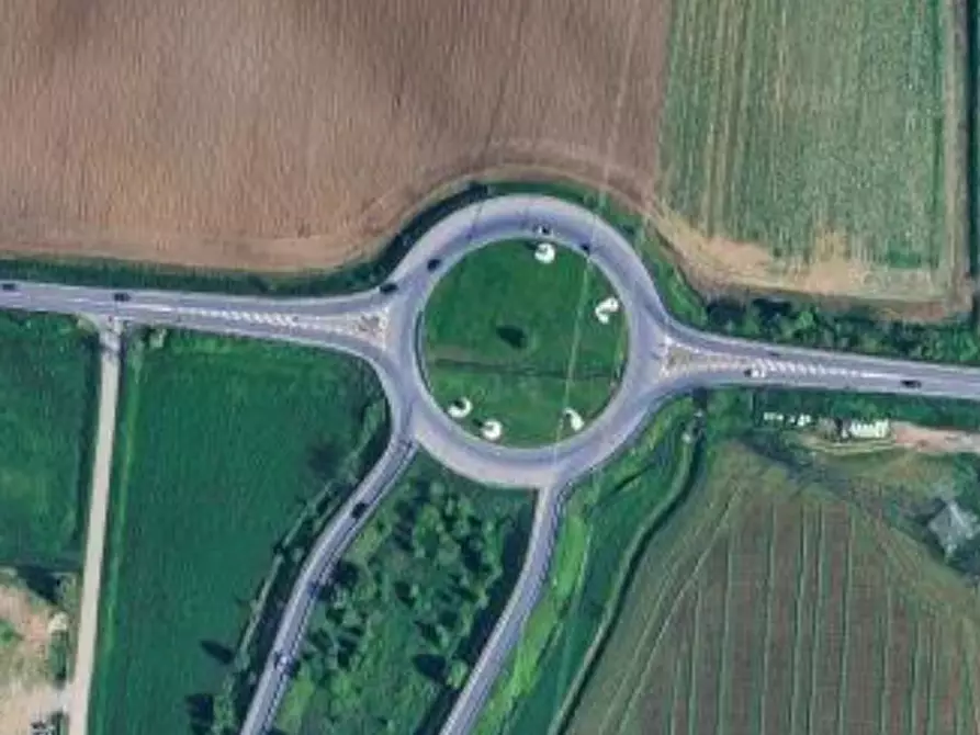 Immagine 7 di Garage in vendita  in Via Milano a Treviglio