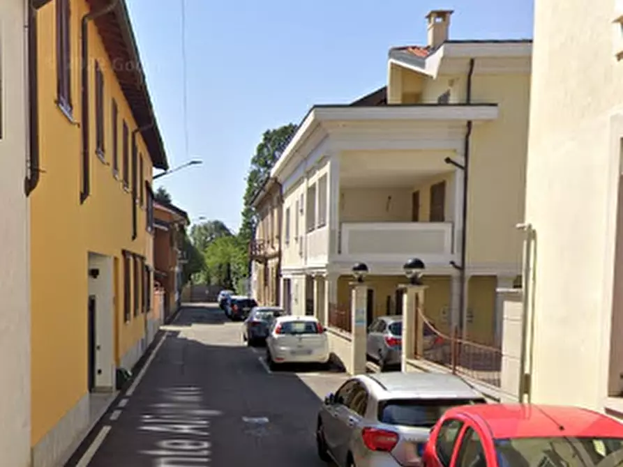 Immagine 4 di Negozio in vendita  in Via Dante Alighieri a Arluno
