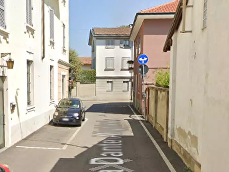 Immagine 5 di Negozio in vendita  in Via Dante Alighieri a Arluno