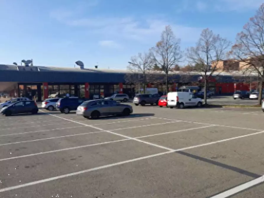 Immagine 4 di Negozio in vendita  in Via Radici Nord a Castellarano