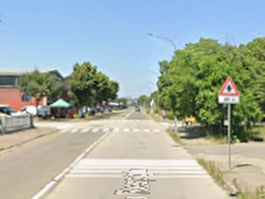 Immagine 6 di Negozio in vendita  in Via Radici Nord a Castellarano