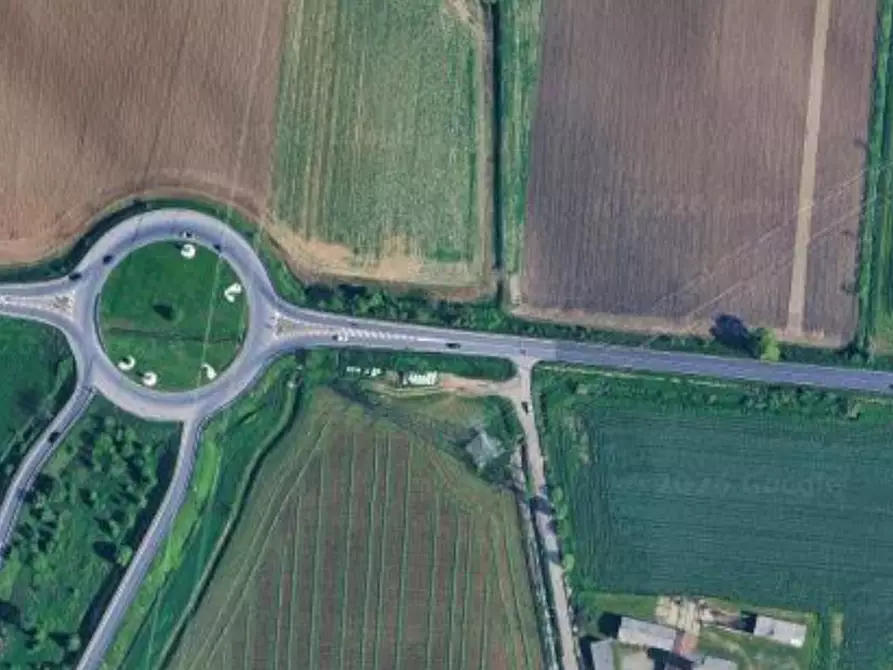 Immagine 8 di Negozio in vendita  in Via Milano a Treviglio