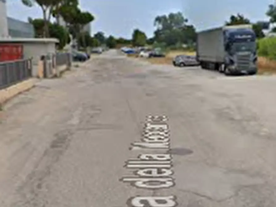 Immagine 10 di Capannone industriale in vendita  in Via della Meccanica a Pesaro