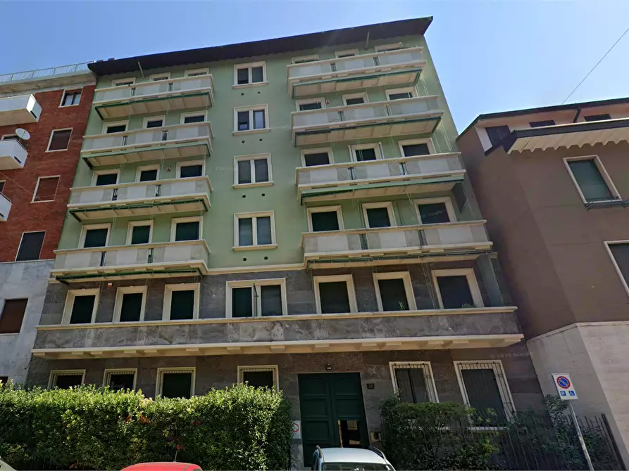 Immagine 2 di Appartamento in vendita  in Via Mosè Bianchi a Milano