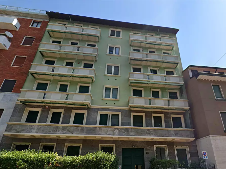 Immagine 4 di Appartamento in vendita  in Via Mosè Bianchi a Milano