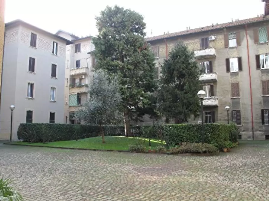 Immagine 3 di Appartamento in vendita  in Via Mac Mahon a Milano