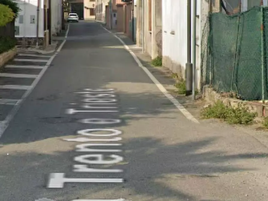 Immagine 5 di Garage in vendita  in Via Trento e Trieste a Villanterio