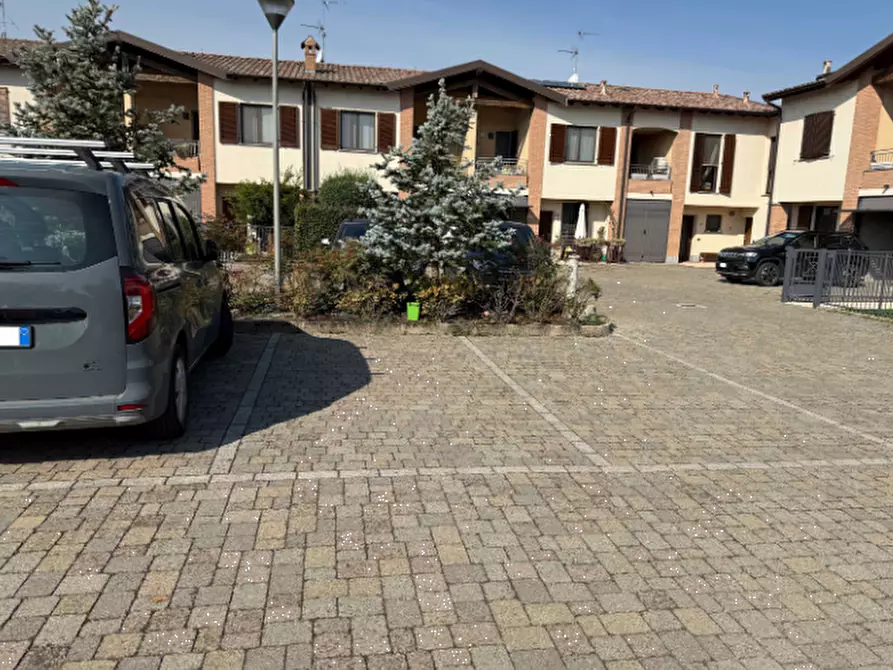 Immagine 2 di Villetta a schiera in vendita  in Via Leonardo Da Vinci a Travacò Siccomario