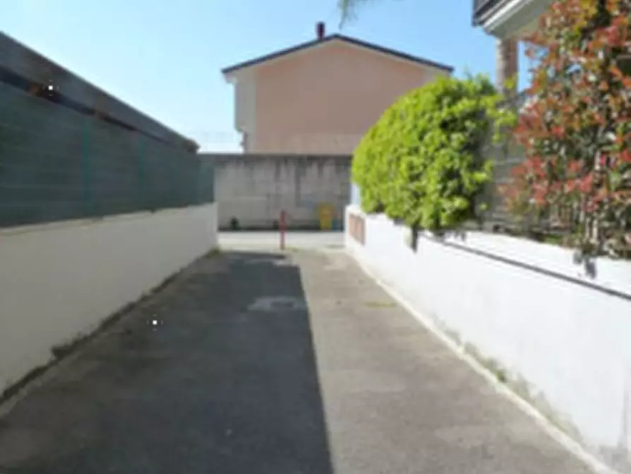 Immagine 2 di Appartamento in vendita  in Via Matera a Teverola