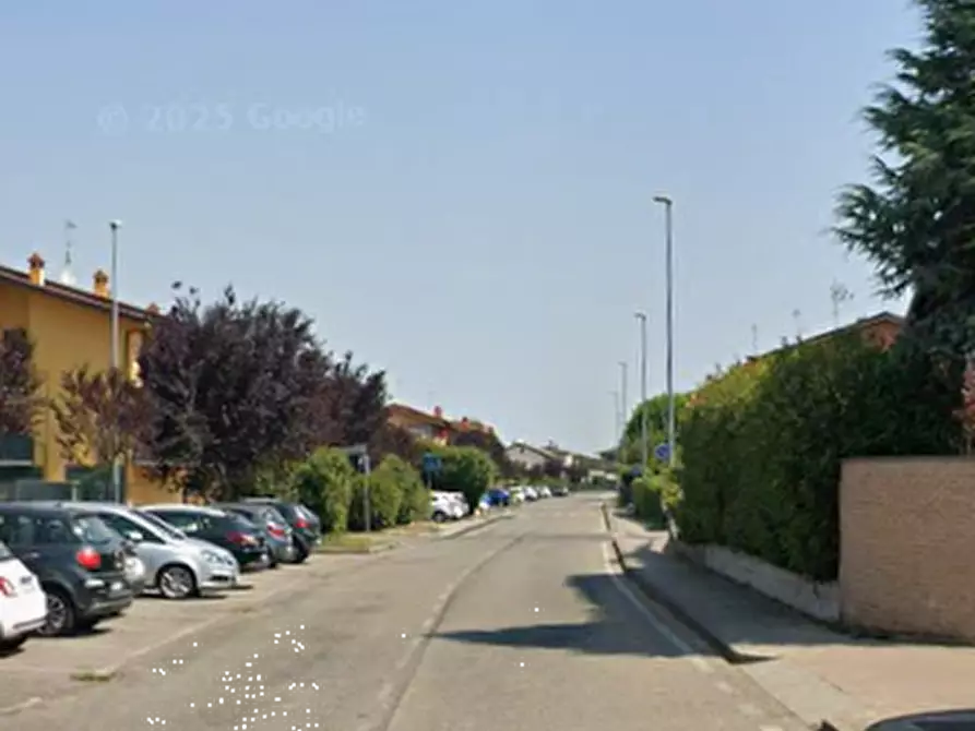 Immagine 10 di Garage in vendita  in Via Leonardo Da Vinci a Travacò Siccomario