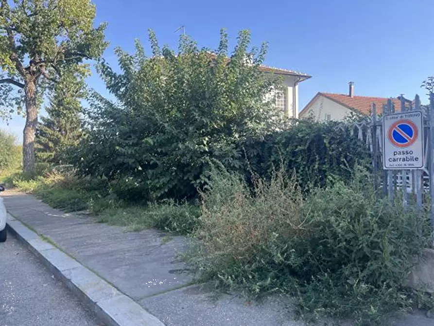 Immagine 6 di Terreno edificabile in vendita  in  Via Monte sei Busi a Torino